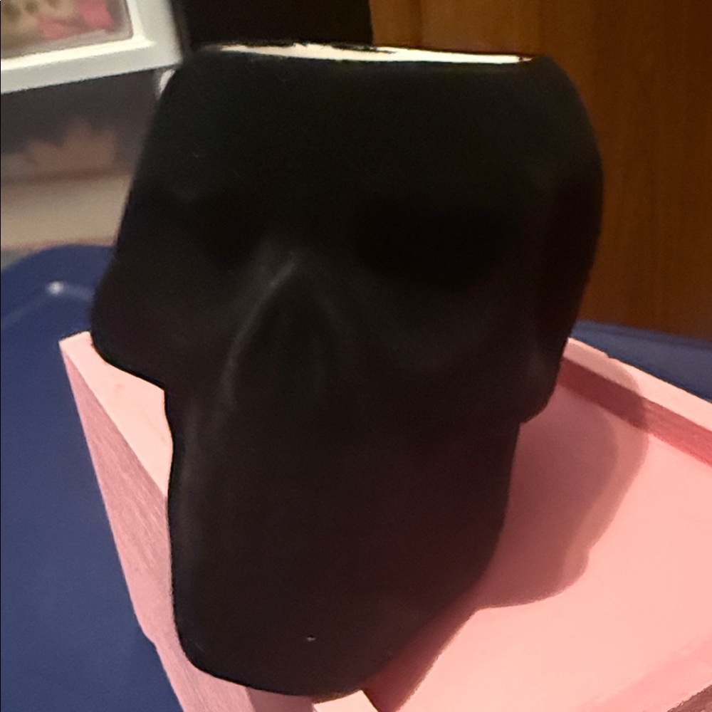 Black Skull candle